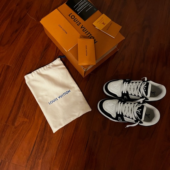 Louis Vuitton Black and White Trainers - Picture 8 of 8